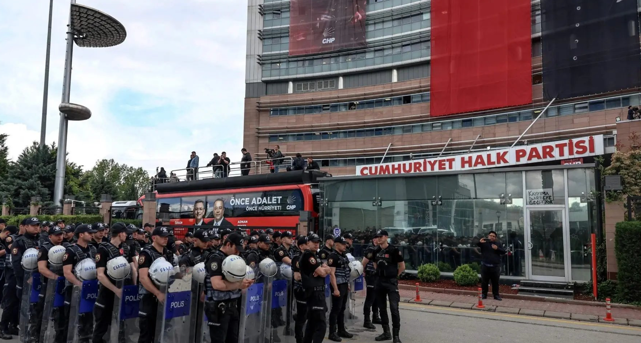 Ruling Nullifying CHP Leadership Tightens Erdoğan’s Grip Ahead of 2028 Vote