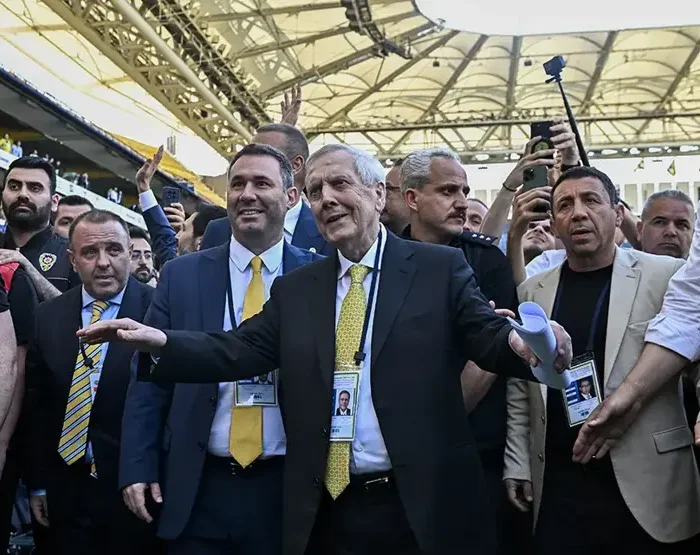 Aziz Yıldırım kolları sıvadı... Transfer çalışmaları başladı