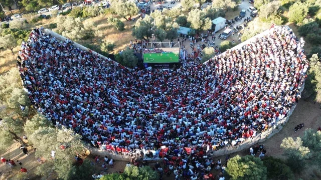 Antik tiyatroda maç izlemek… Yok böyle güzellik