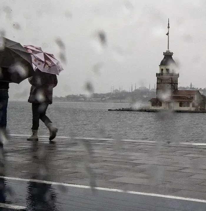 AKOM'dan uyarı... İstanbul'a sağanak yağış geliyor