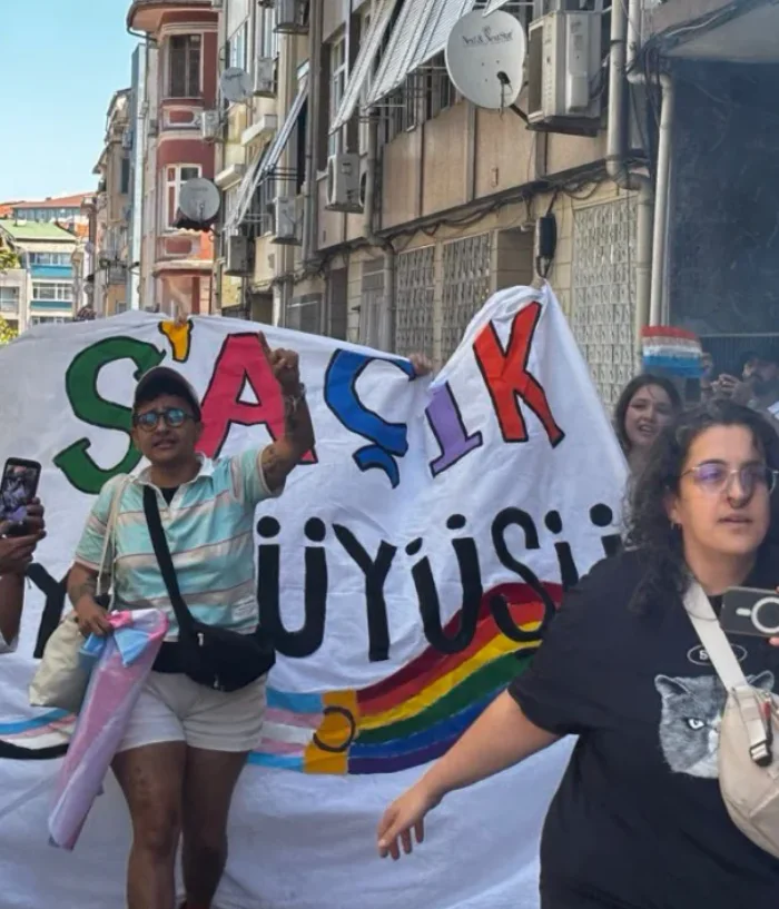 Onur Yürüyüşü'ne polis müdahalesi