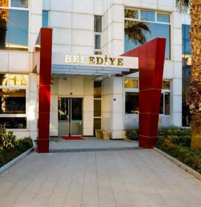 Rüşvet soruşturması: Seferihisar Başkanı adliyede