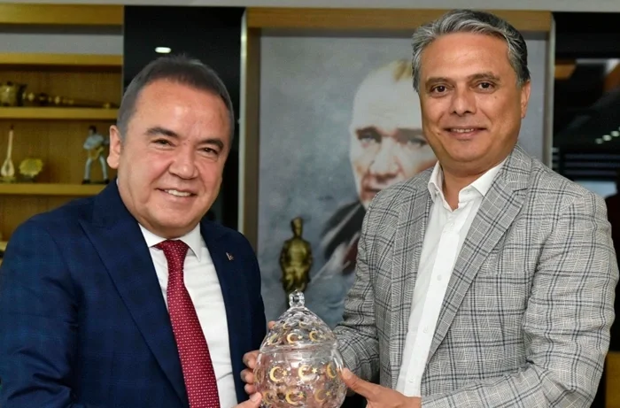 İmamoğlu'ndan sonra Ümit Uysal'ı hedef alan Böcek'e yanıt