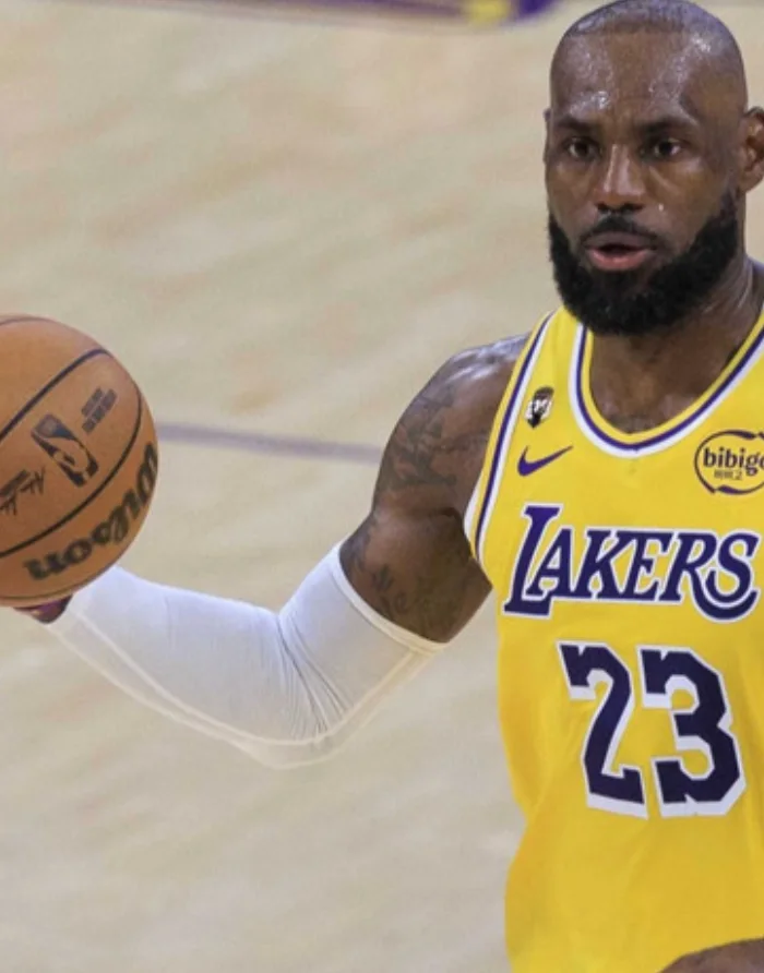 LeBron James, Los Angeles Lakers'tan ayrıldı: Yeni adresi için üç takım öne çıkıyor