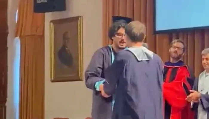 Boğaziçi mezuniyet töreninde diploma gerilimi