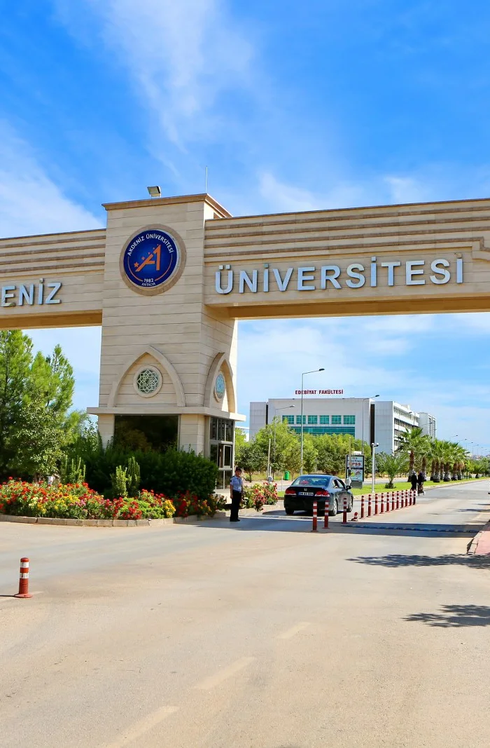 Akdeniz Üniversitesi hocası için yakalama kararı verildi
