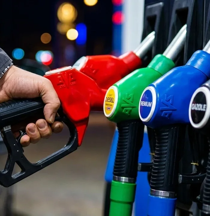 Motorine bir zam daha: Litre fiyatı büyükşehirlerde 70 TL'yi aştı