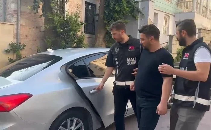 Oğuzhan Uğur gözaltına alındı