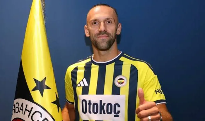 Fenerbahçe UEFA kadrosunu yenilendi