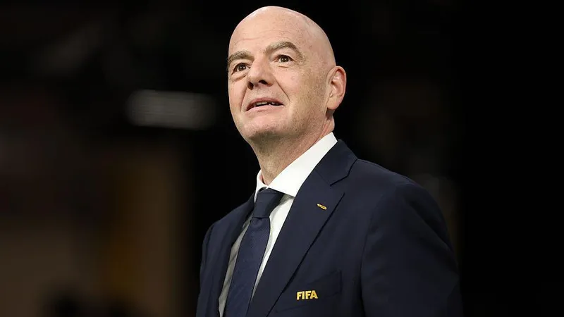 FIFA krizi Infantino için istifa çağrısıyla derinleşiyor