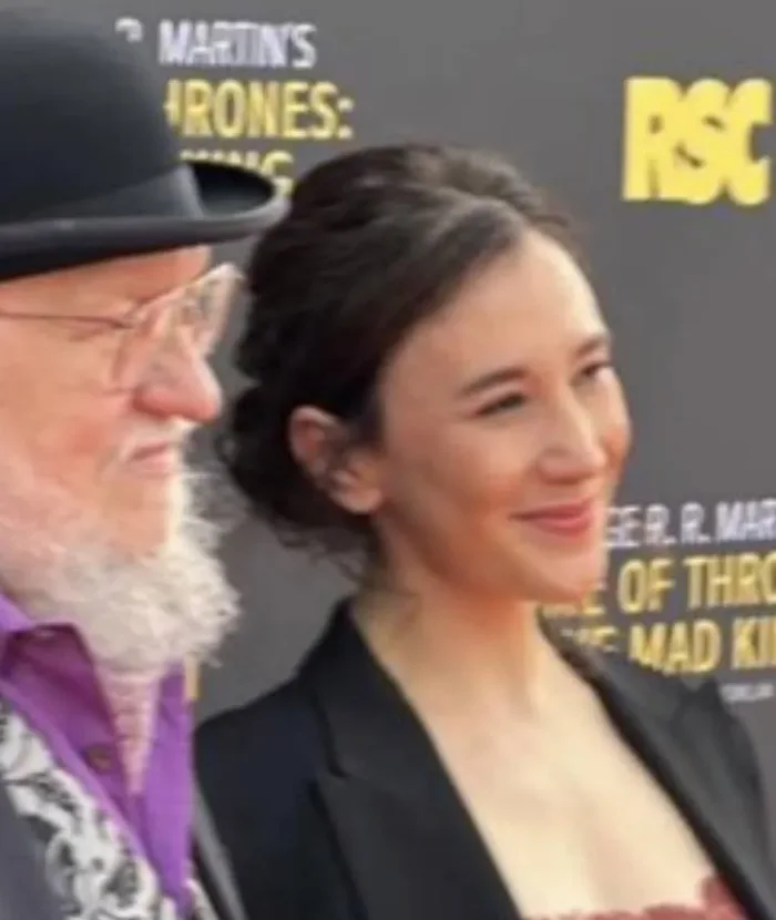 Sibel Kekilli, The Mad King galasında Martin ile buluştu