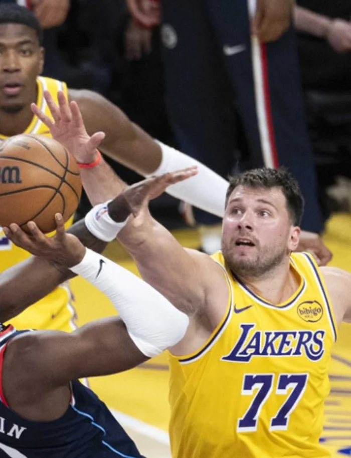 Spor tarihine geçen satış: Los Angeles Lakers rekor bedelle el değiştiriyor