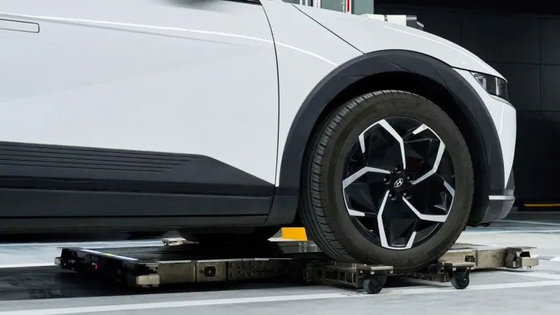 Hyundai’den dar otoparklara yeni çözüm: Park robotları