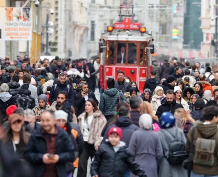 Siyasi gelişmelere olumlu bakanların oranı sadece yüzde 17,8