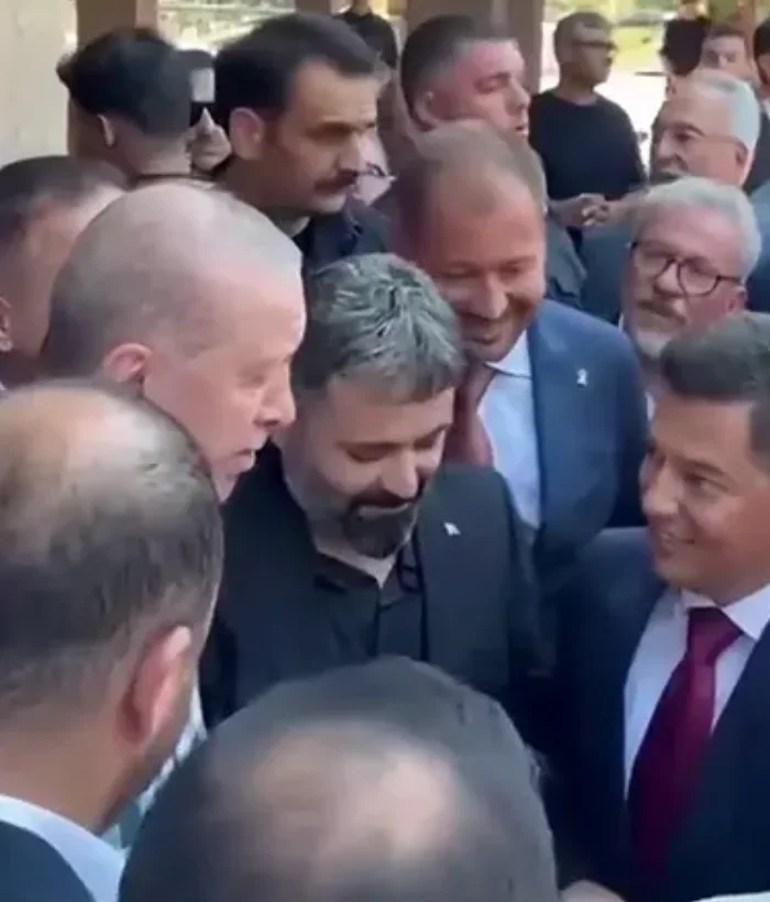 Erdoğan'dan kendisini karşılayan CHP'li Marmaris Belediye Başkanı'na teklif: Kapımız açık, gelmek istiyorsan
