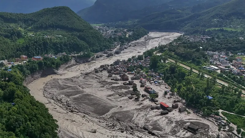 Nepal sel felaketi: Sınır bölgesinde kayıplar artıyor