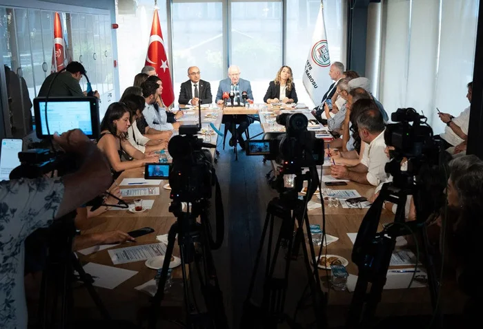 İstanbul Barosu'ndan 'adalet' bildirisi