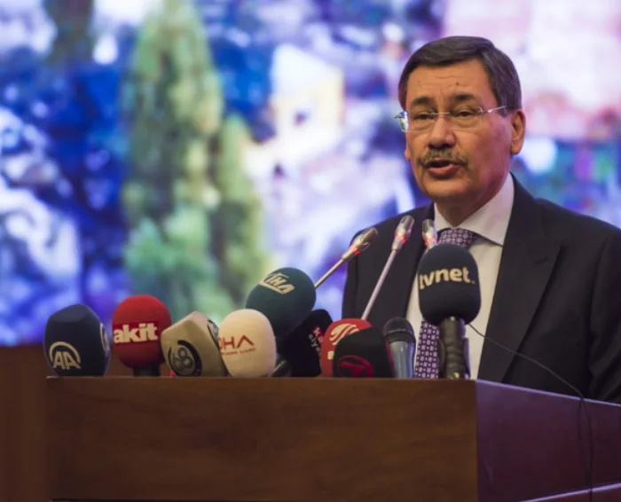 Kayıt dışı para suçlaması, 'suç örgütü' ifadesi: Melih Gökçek soruşturması hakkında neler biliniyor?