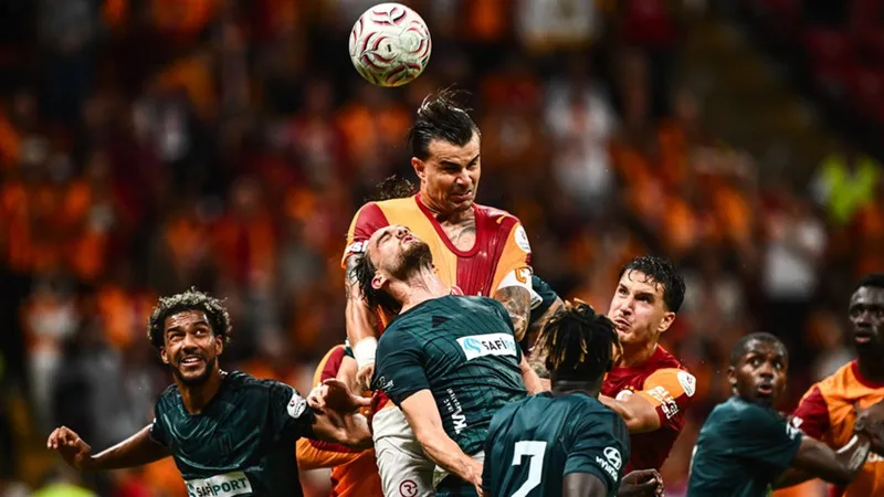 Galatasaray Abdülkerim ile kazandı: Tek golle liderliği geri aldı