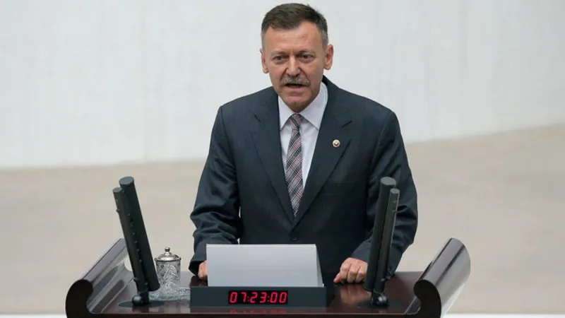 CHP’de ilk genel başkan adayı belli oldu