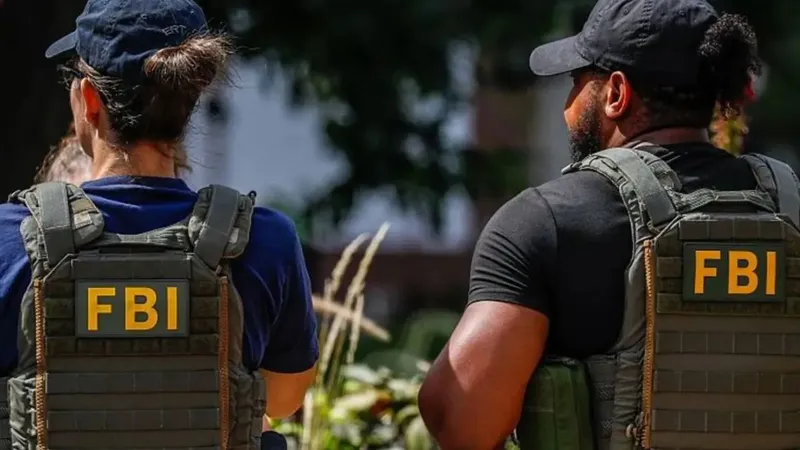 FBI'ı hacklediler: Para değil, özür istiyorlar