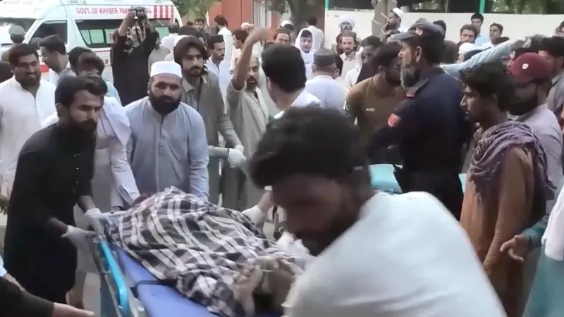 Pakistan suicide attack kills 12 at police checkpoint site