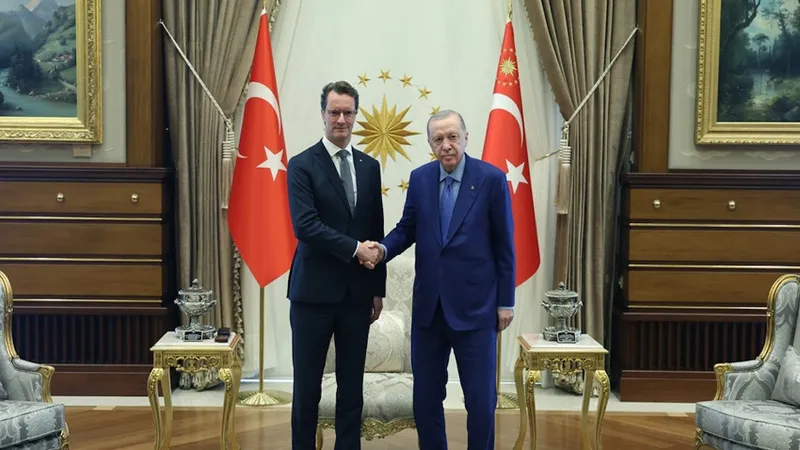 Alman Başbakanı'nın halefinden Erdoğan'a ziyaret