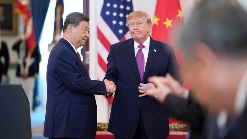 Trump'tan Şi'ye sürpriz teklif: Amerikan silahlarından ister misiniz?