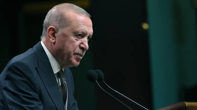 Erdoğan'dan fon krizi açıklaması: 'Karşısında bizi bulur'
