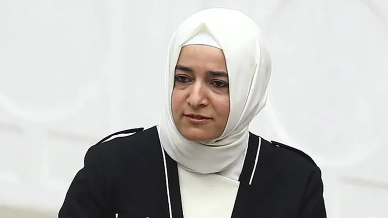 Fatma Betül Sayan Kaya'nın 2,2 milyar TL'yi iade ettiği öne sürüldü
