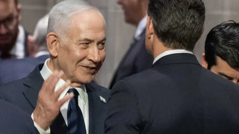 Netanyahu'nun 'gizli' BAE ziyaretinin perde arkası