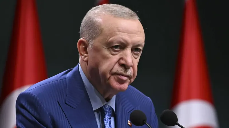 Erdoğan: "Yanlış yapanla vedalaşırız"