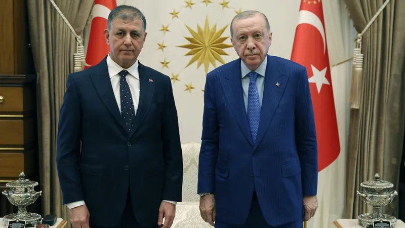 Erdoğan, İzmir Büyükşehir Belediye Başkanı Tugay'la görüştü