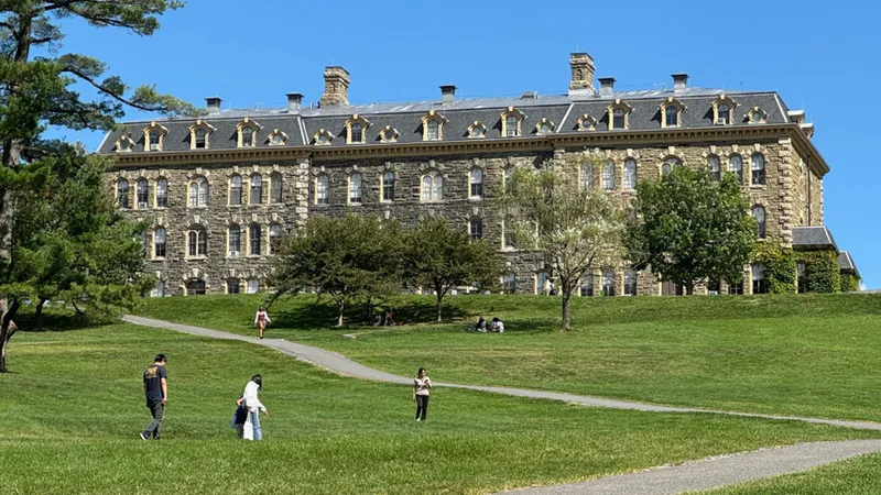 Cornell Üniversitesi'ndeki Tecavüz Dosyasında Özel Savcı Görevlendirildi
