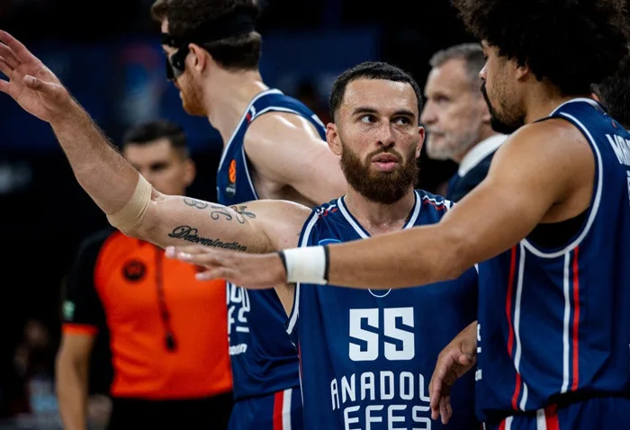 Anadolu Efes, EuroLeague’de Kızılyıldız’a mağlup oldu
