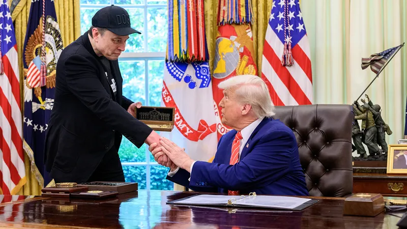 Musk ve Trump'ın gizli görüşmesi sızdı: Maduro'yu 'Grok' kaçırtmış