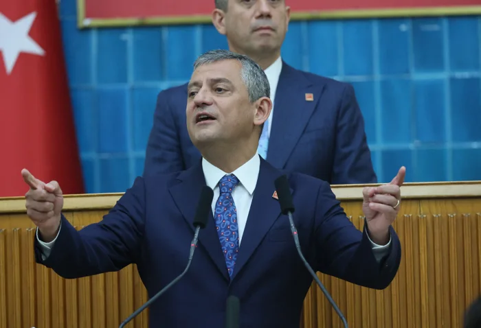 Özgür Özel'den Ataşehir Belediyesi Operasyonuna Tepki