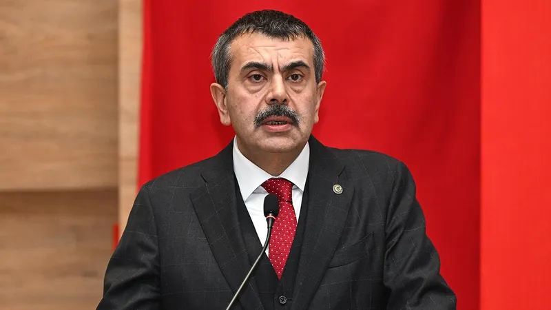 Bakan Tekin'den Saldırı Açıklaması: 10 Yaşındaki Kız Öğrenci Hayatını Kaybetti