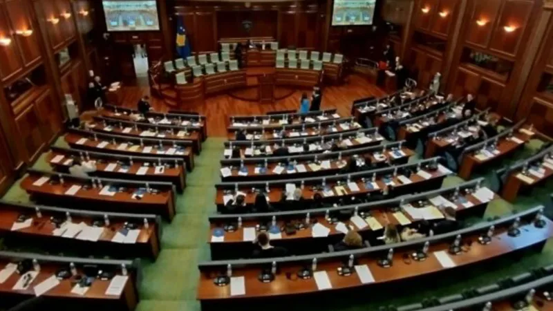Kosova'da cumhurbaşkanı seçimi erken seçim riskini ortadan kaldırdı