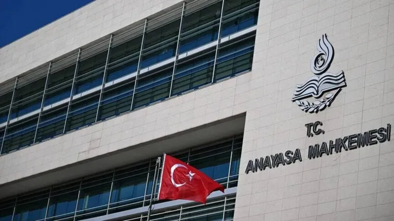 Anayasa Mahkemesi'nden dikkat çeken emekli ikramiyesi kararı