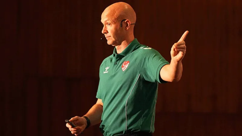 Süper Lig'de hakemleri Anthony Taylor atayacak