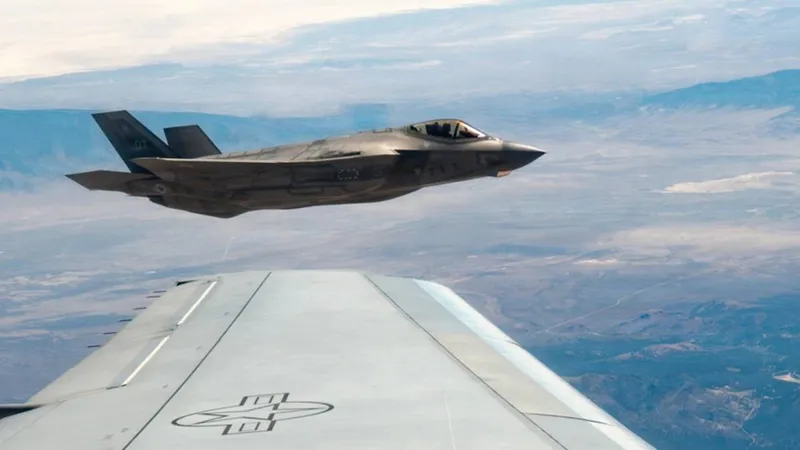 Çin, F-35 savaş uçağının teknolojisini ele geçirdi