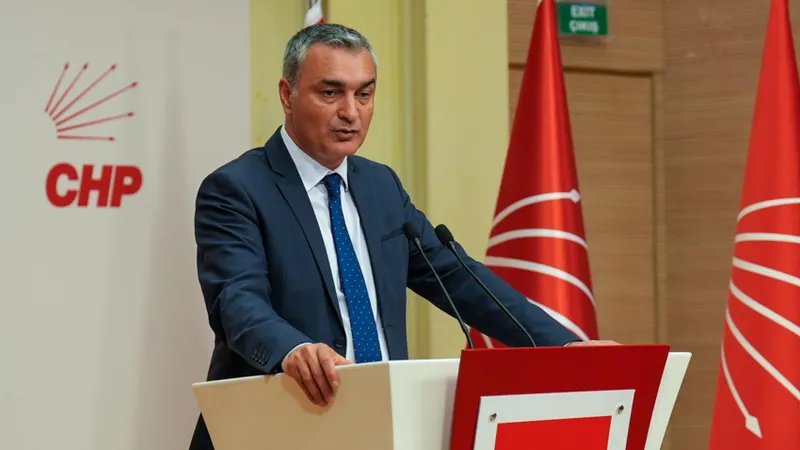 CHP sözcüsü Müslim Sarı 'den Yeni Parti ve DEM'e çağrı