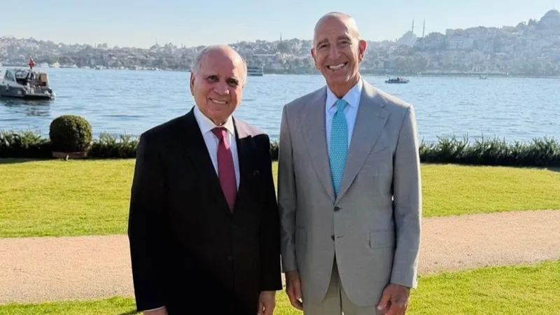 Büyükelçi Barrack, Irak Dışişleri Bakanı'nı İstanbul'da 'ağırladı'