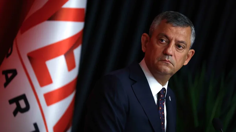 Özgür Özel: Ölümü göze almış muhalefeti yaralamalarına izin vermeyiz