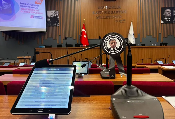 Cemil Tugay’ın AKP’ye geçişine tepki: İzmir’de meclis toplanamadı