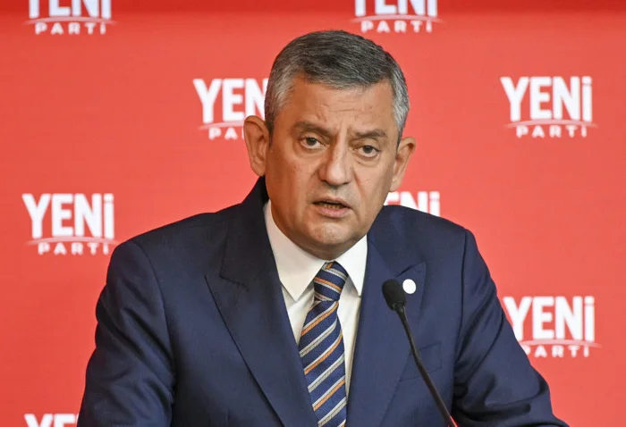 Özgür Özel: Milyonlar talep ettikçe demokrasi gelecek