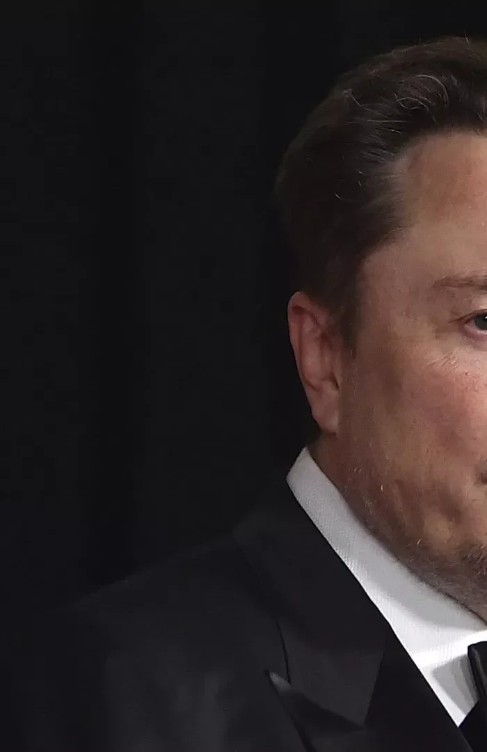 Musk'tan Kiev'e Starlink yanıtı: Taarruz operasyonlarında kullanılamaz