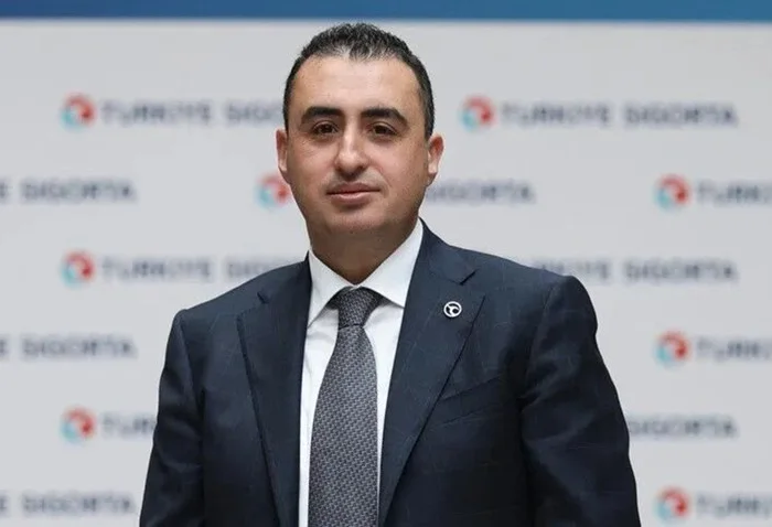 Türkiye Sigorta’da Taha Çakmak genel müdürlükten ayrıldı