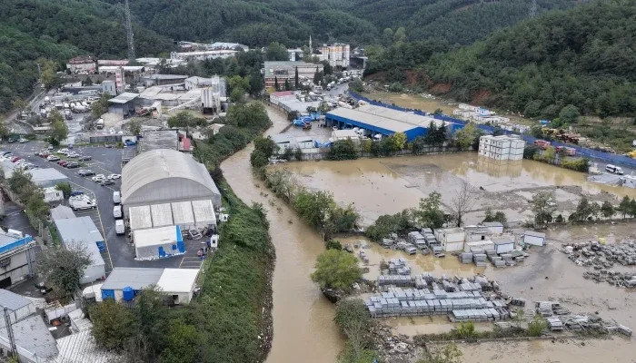 Sel suları çekilse de sağlık riski sürüyor: Uzmanlardan salgın uyarısı